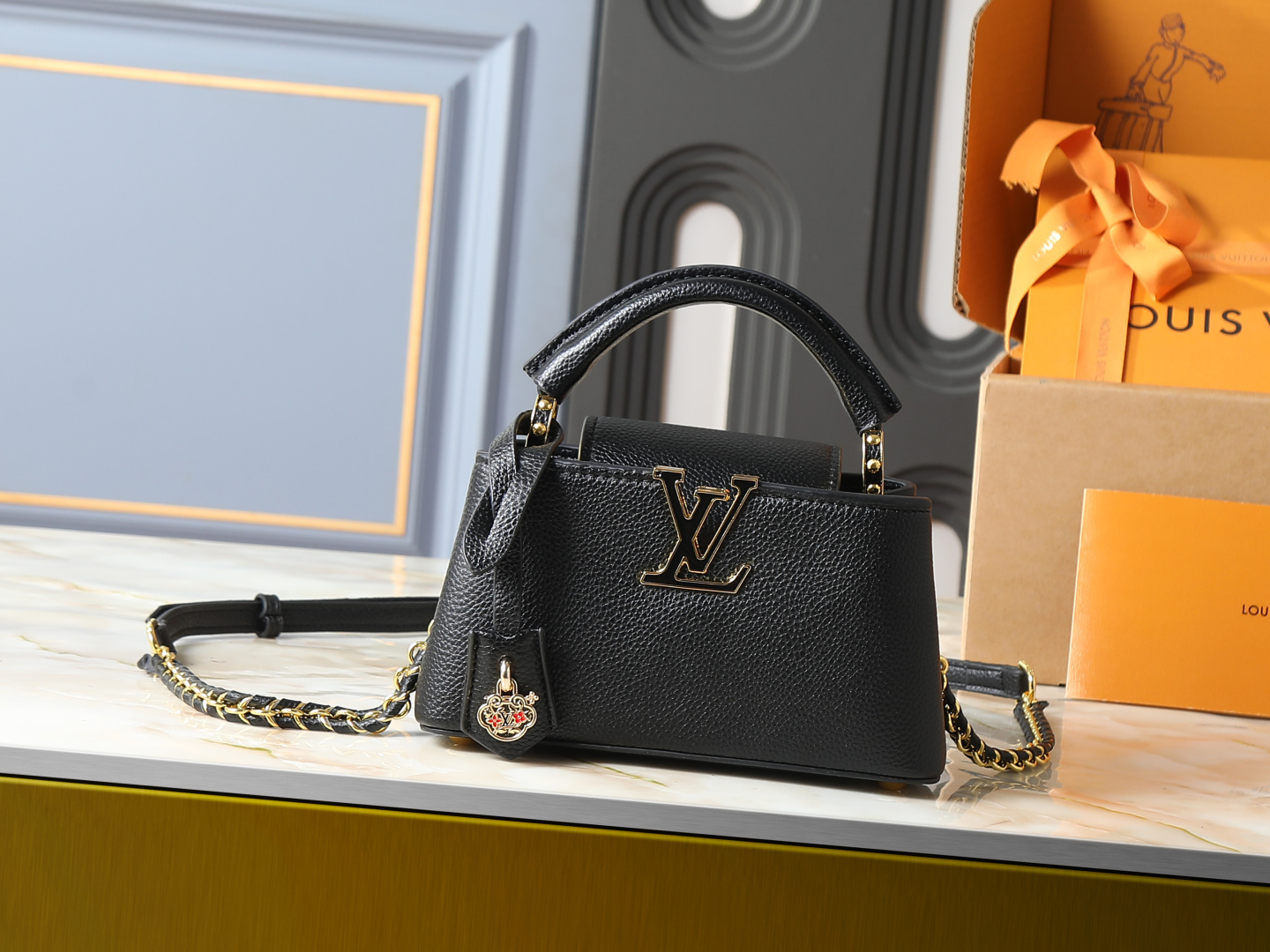 Louis Vuitton LV Classic Handbag Premium Canvas Model K00015 Adjustable Strap Street Style Unisex